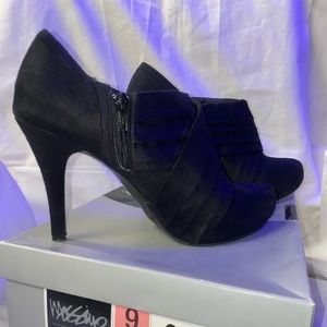 Mossimo size 9, black booties, zip up, suede, lightly loved In the original box